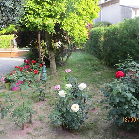 5 Palme Bed & Breakfast Terzo d' Aquileia Bagian luar foto